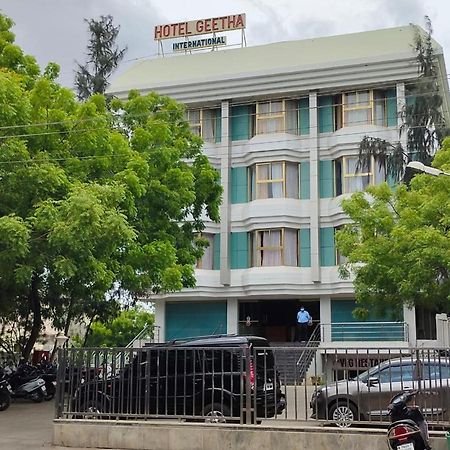Hotel Geetha International ذوثوكدي المظهر الخارجي الصورة