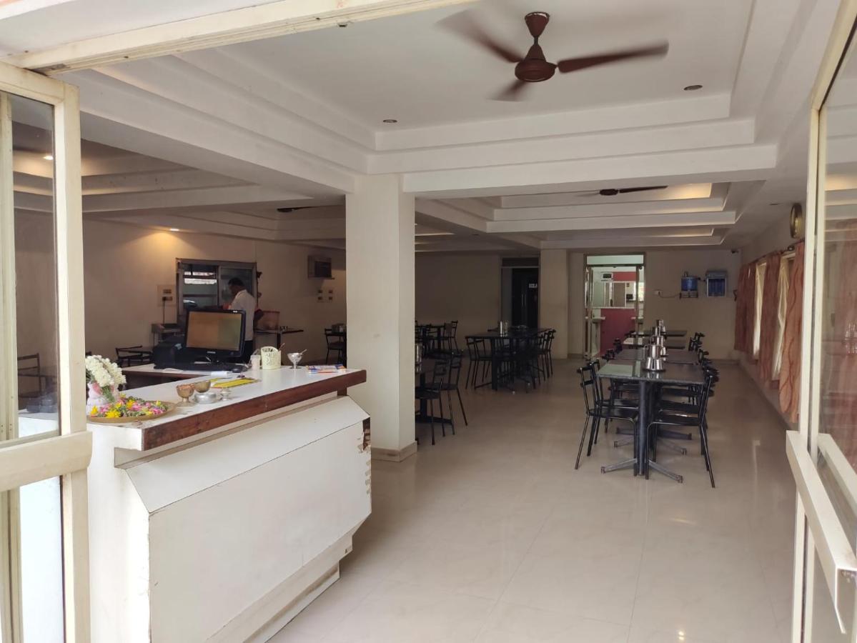 Hotel Geetha International ذوثوكدي المظهر الخارجي الصورة