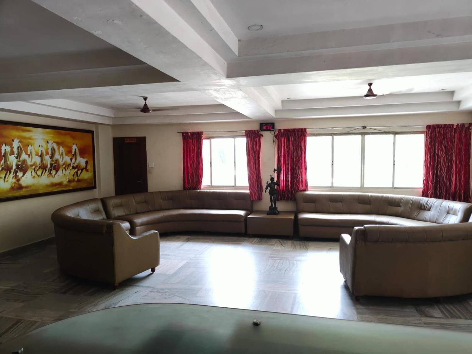Hotel Geetha International ذوثوكدي المظهر الخارجي الصورة