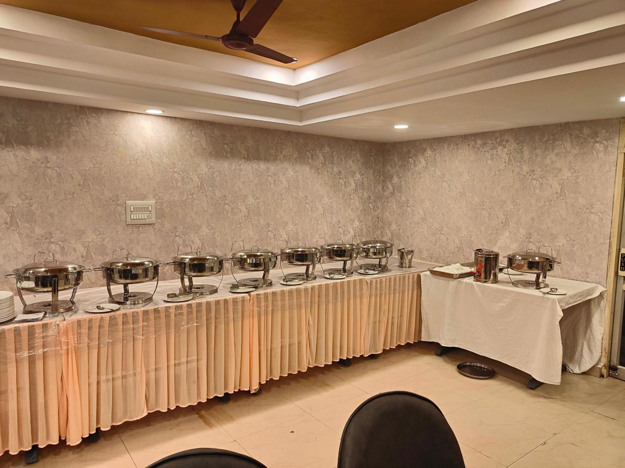 Hotel Geetha International ذوثوكدي المظهر الخارجي الصورة