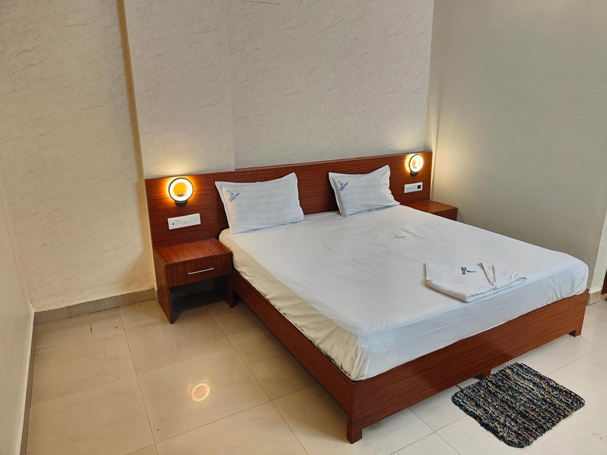 Hotel Geetha International ذوثوكدي المظهر الخارجي الصورة